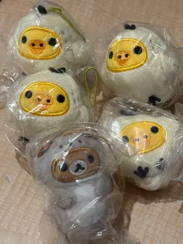 리락쿠마 캡슐 인형 다라랏코