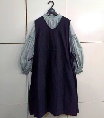 새상품급 써니클라우드 블랙 에이프런 원피스 레이어드용