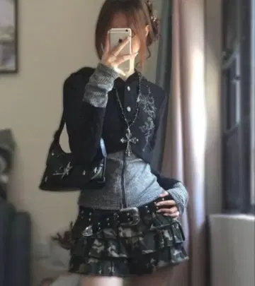 [ .KOM/도트케이오엠 ] 레이어드 버튼 후드티 [ Y ] [ CN ]