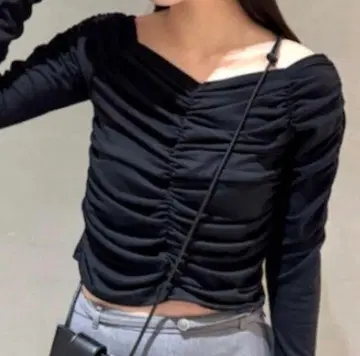 개더 오프숄더 티셔츠 SNIDEL