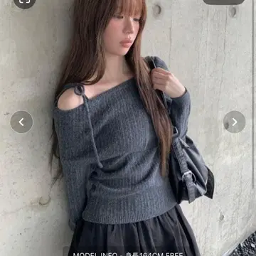 anyonemore 리본 원오프숄더 리브 니트 차콜