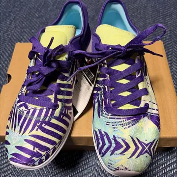 Reebok 트로피컬 패턴 스니커즈