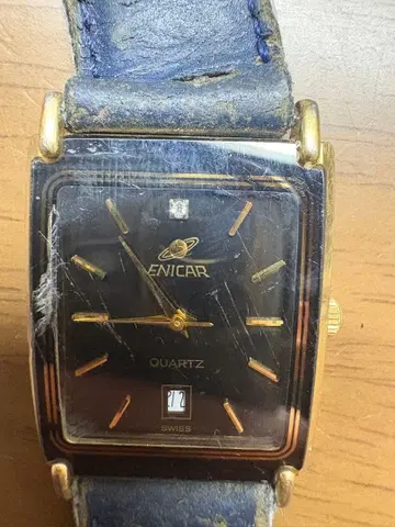 ENICAR 에니카 스퀘어 페이스 남성용 쿼츠 손목시계 금 x 블랙