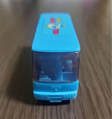 파란색 버스형 미니어처 모델