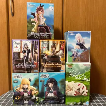 라이자, 일레이나 외 여아 피규어 모음