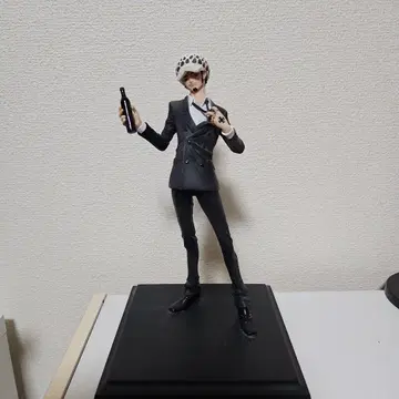 트라팔가 로 피규어