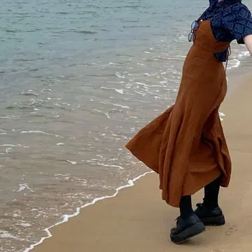 오렌지 브라운 원피스 뒷모습 디자인이 귀여워요