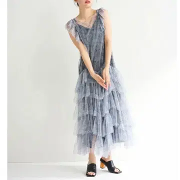 새상품 COCODEAL 라인 플라워 튤 프릴 원피스 블루 계열