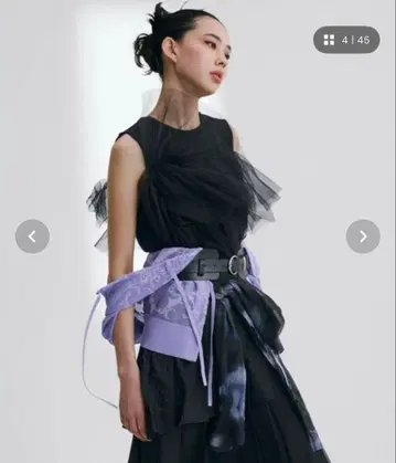 HARE 오프숄더 디자인 슬리브리스 상의