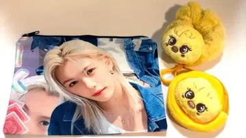 K-POP 아이돌 파우치와 봉제 인형 세트