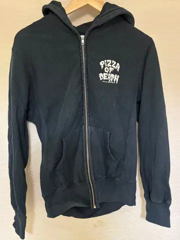 [ s 사이즈 ] PIZZA OF DEATH 집업 후드티