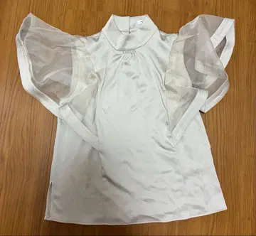 FRAY I.D 윙 슬리브 블라우스