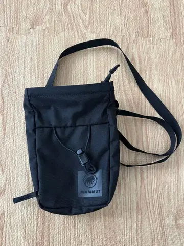 MAMMUT 블랙 숄더백