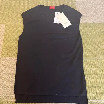 [택 포함 새상품] 롤랜드 DES PRES 니트 슬리브리스 블랙