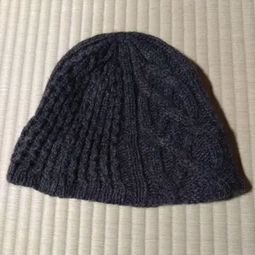 mature ha. 다크 그레이 케이블 니트 모자
