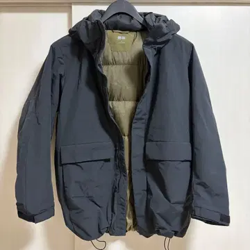 유니클로 하이브리드 다운 파카 S 사이즈