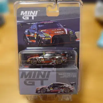 861 MINI GT Nissan GT-R Nismo GT3 #11