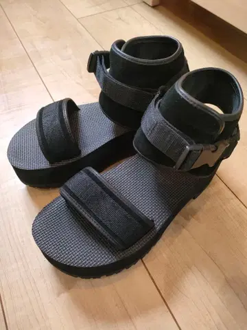 teva 인디오 주얼 통굽 샌들 24cm