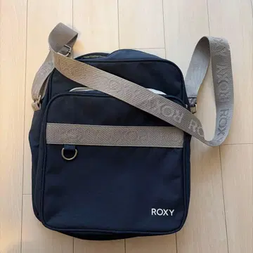 ROXY 네이비 스쿨백