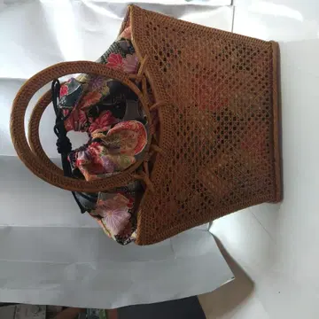 라탄 메쉬 디자인 바스켓백