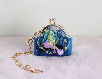 손자수 참 파우치 인어공주