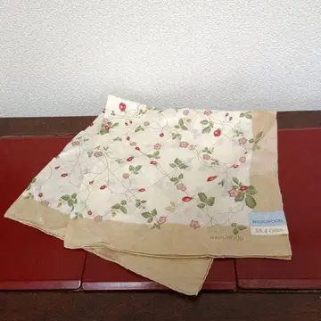 웨지우드 새상품 스카프 손수건 대형 실크&코튼 베이지