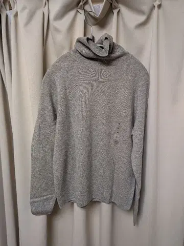 택 포함 새상품 2026 100% 캐시미어 스웨터 M UNIQLO