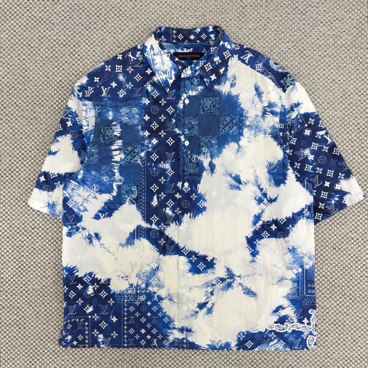 4L / Louis Vuitton Monogram Bandana Short Sleeve Shirt | Bunjang 