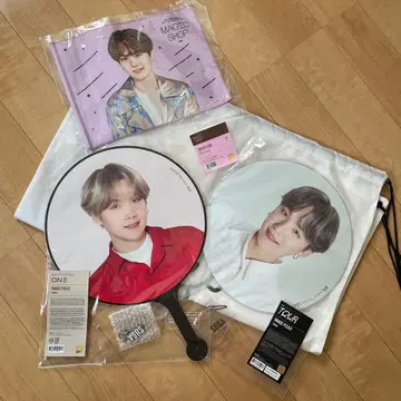 BTS 묶음 판매 SUGA 부채 2개 플래그 덤 포함