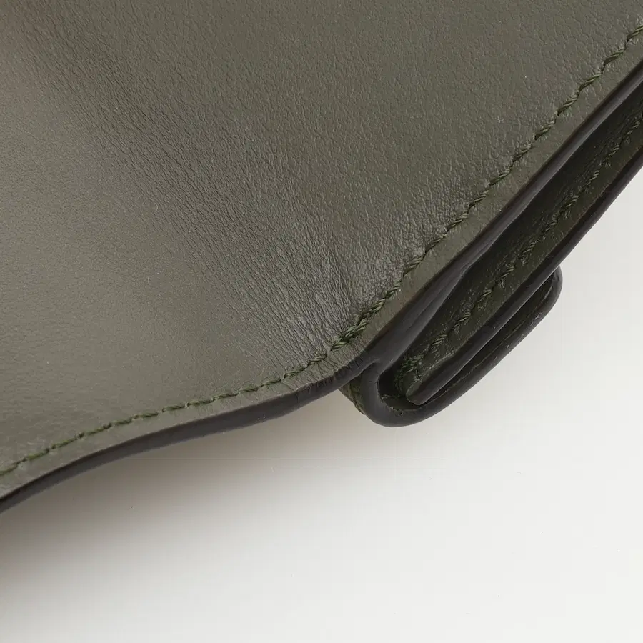芬迪（Fendi）Micro Tri-fold 三折钱包