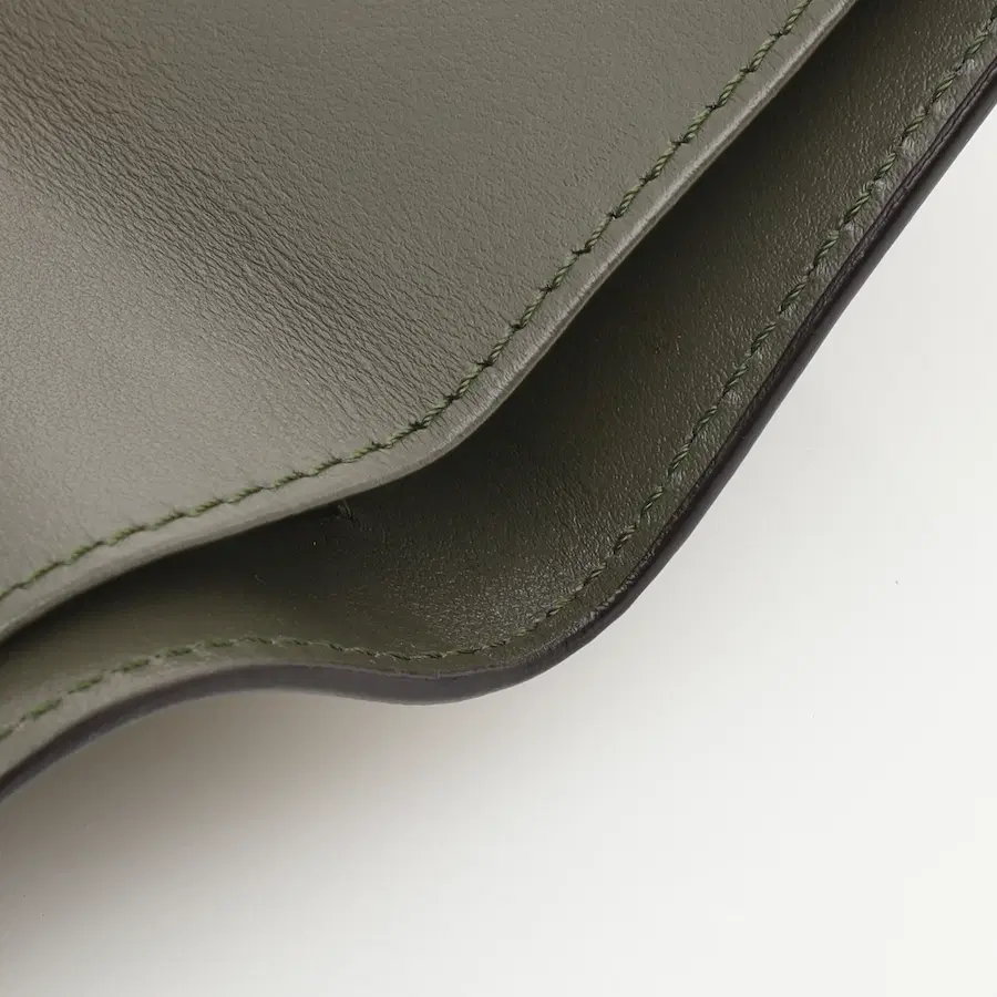 芬迪（Fendi）Micro Tri-fold 三折钱包