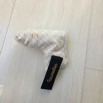 레저렉션 화이트 퍼터 커버