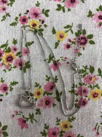 고양이 얼굴형 크리스탈 목걸이