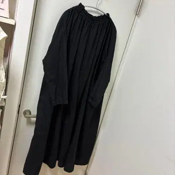 블랙 롱 원피스 긴팔 네스트로브