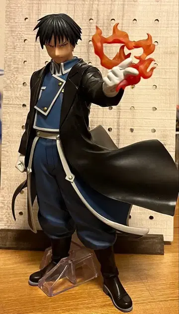 강철의 연금술사 제일복권 로이 머스탱 피규어