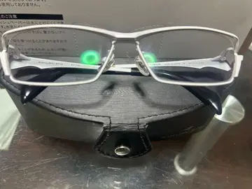 사무라이 쇼 진 모델 안경 화이트