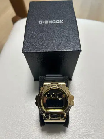 G-SHOCK 골드 블랙 디지털 워치