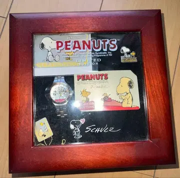 스누피 21세기 기념 한정판 모델 손목시계