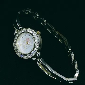 헬로키티 [희귀] 산리오 USJ 한정판 팔찌 손목시계 지르코니아