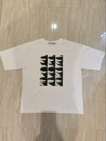 INSCRIRE 입술 프린트 T셔츠