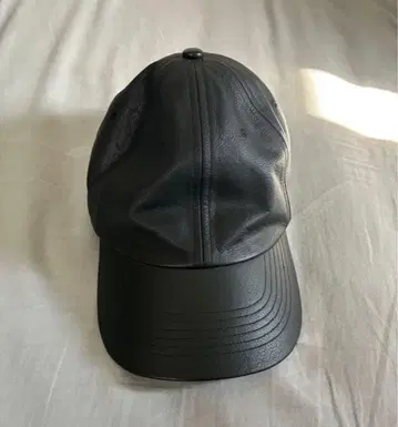 yokosakamoto 요코사카모토 블랙 가죽 캡