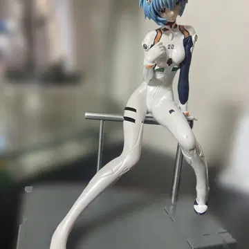 아야나미 레이 피규어