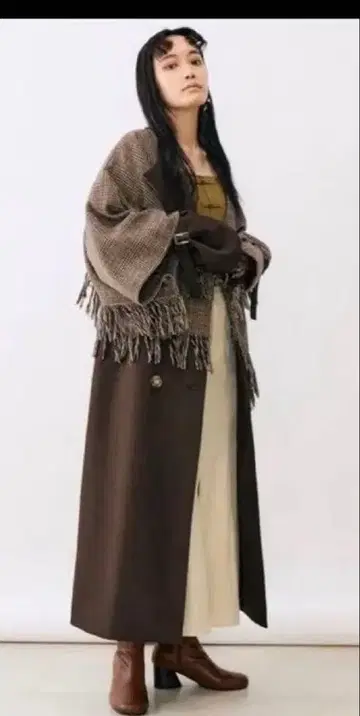 MURUA 프린지 케이프 코트