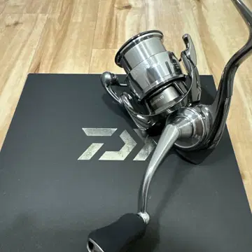 다이와 22 이그지스트 LT2500S 미사용 컨디션 최상