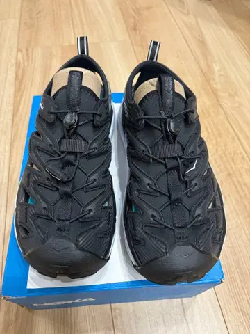 호카 호파라 블랙 스포츠 샌들