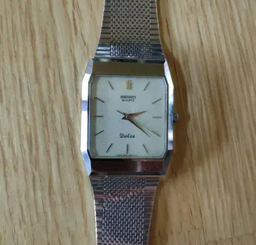 세이코 쿼츠 손목시계 실버 메쉬