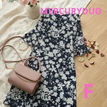 [ 새상품급 ] MERCURYDUO 꽃무늬 원피스 네이비 프릴 청순 의류
