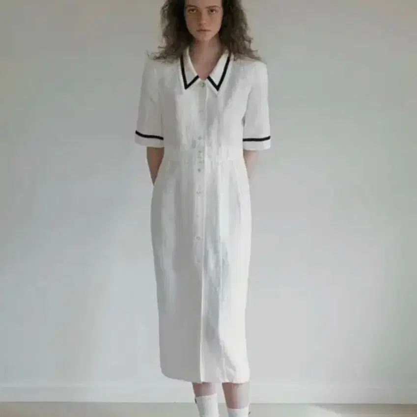 Overdue Flare Onepiece on Bunjang Global Site.