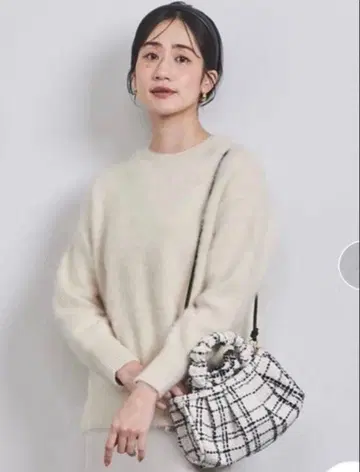 유나이티드 애로우즈 폭스 캐시미어 크루넥 니트