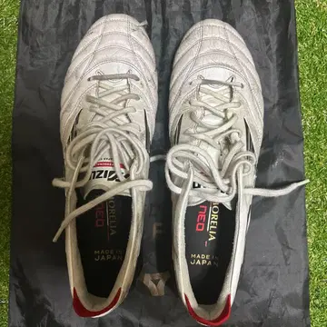 미즈노 모렐리아 네오 축구화